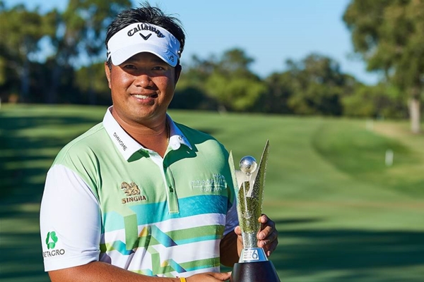 What’s in Bag : Kiradech Aphibarnrat