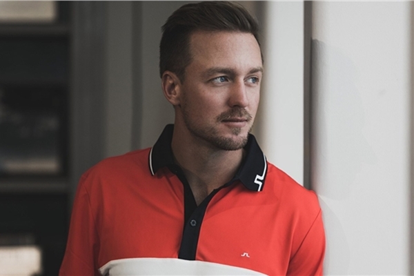 Equipment Story : JONAS BLIXT SIGNS WITH J.LINDEBERG