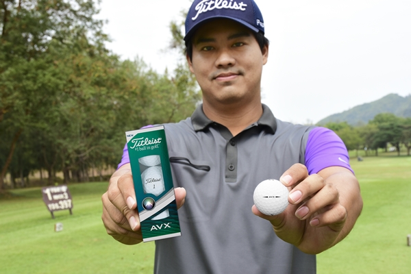 Test Equipment : Titleist AVX